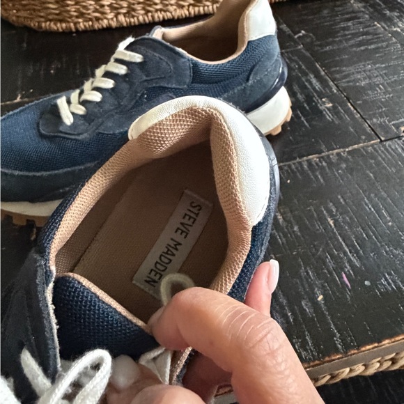 Steve Madden Navy Blue and Tan Women's Sneakers - Picture 4 of 6